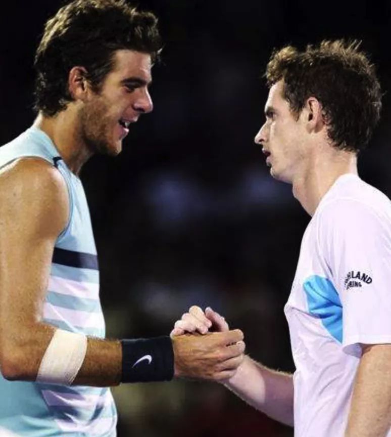 这位女性并 这位女性并