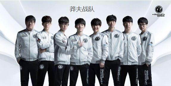 体坛名场面｜拳头比张伟丽还猛！中国姑娘硬拼1800拳打爆世界冠军，彰显中国力量.