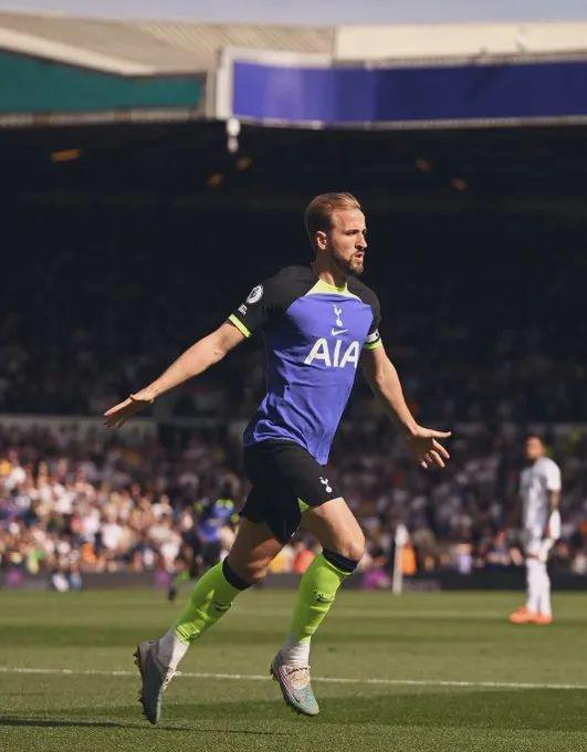 体育英超：取两连胜 卢顿客场3-2谢菲联